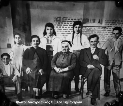  Οικογένεια Στόϊκου Κωνσταντίνου του Εμμανουήλ. 1955